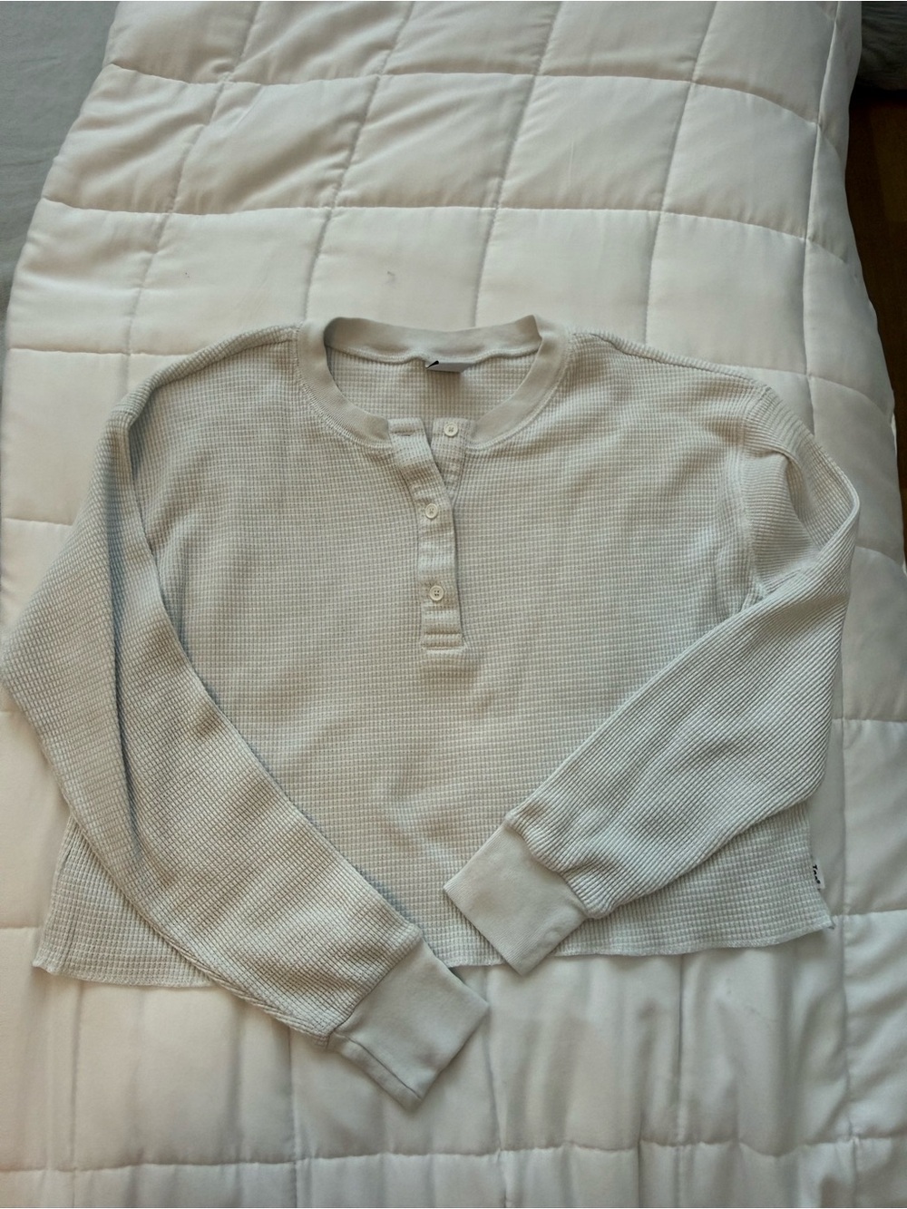 Aritzia TNA Waffle Cropped Henley in White Size XXS